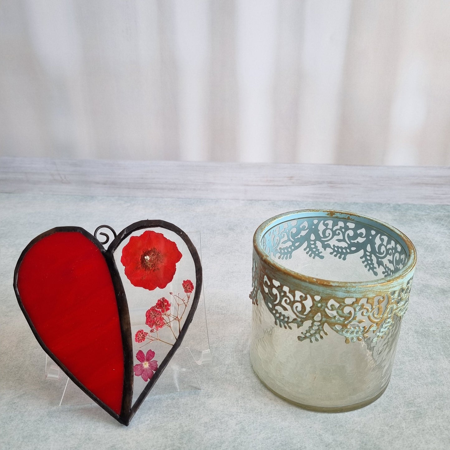 Red dried flower glass heart – close up detail