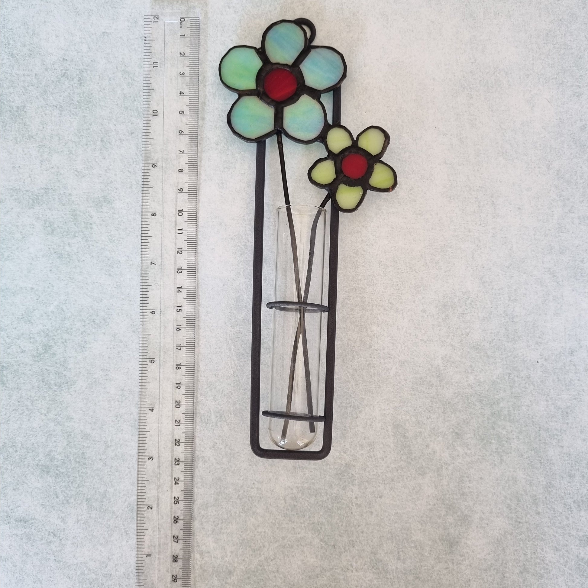 Handmade green flower stained glass wall art – detail