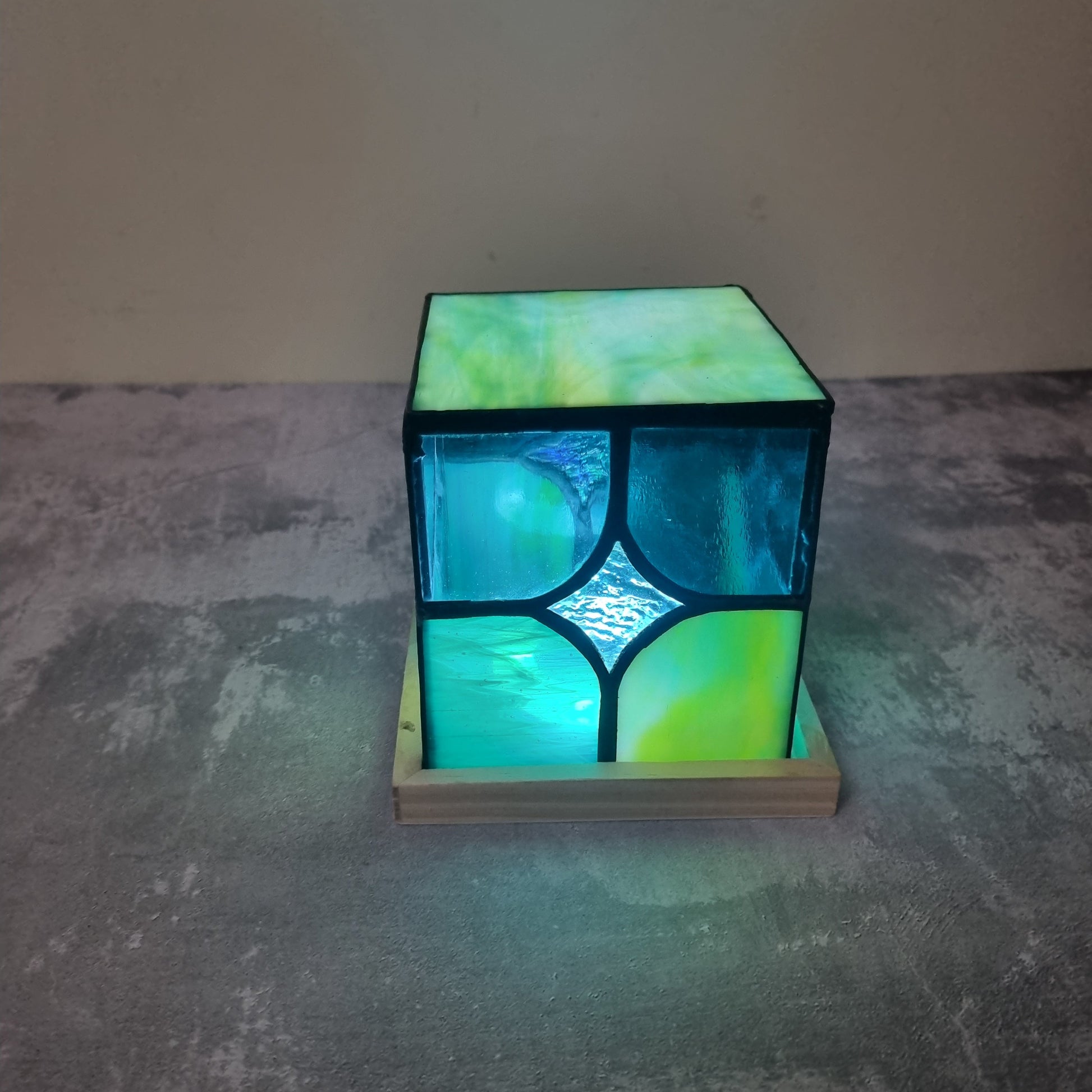 Hexagonal stained glass table light 